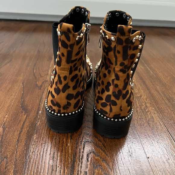 Leopard Faux Suede Ankle Boots, size 6 - Picture 4 of 6